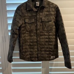 The North Face Men's Olive Green Quilted Shacket